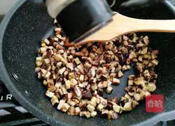 Illustration of how to make braised tofu with mushrooms 11