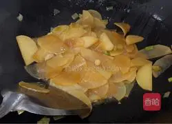 Illustration of braised white radish slices 9