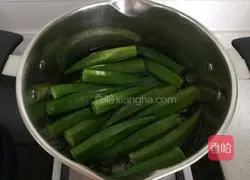 Illustration of how to make garlic okra 5