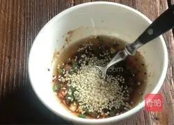 Illustration of how to make purslane and bitter melon dumplings 7