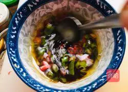 Illustration of how to make cold fern root powder 8