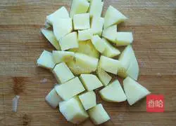 Illustration of how to cook eggplant with potatoes 2