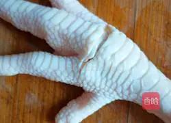 Illustration of how to make lemon chicken feet 1