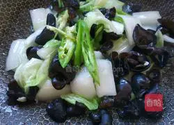 Illustration of how to make vinegared fungus and cabbage 6