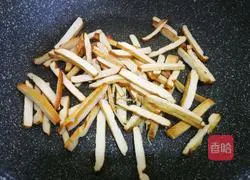 Illustration of how to make stir-fried dried leeks 4