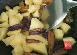  Illustration of how to cook eggplant and potatoes 8