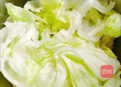Illustration of how to stir-fry lettuce 1
