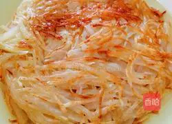 Illustration of how to make fried potato pancakes for breakfast 7