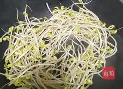 Illustration of how to make spicy bean sprouts 6
