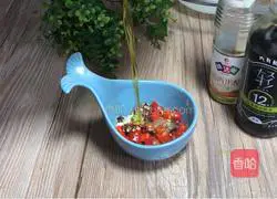 Illustration of how to make vermicelli mixed with cucumber 5