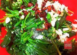 Illustration of how to make spinach with nuts 9