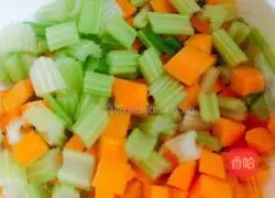 Illustration of how to make cold celery and peanuts 5