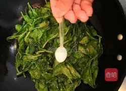 Illustration of how to make stir-fried bean sprouts 6