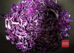 Illustration of how to make fried purple cabbage 4