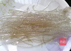 Illustration of how to steam enoki mushrooms with garlic vermicelli 2