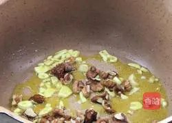 Illustration of how to make Chinese cabbage with wolfberry and walnuts 5