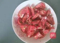 Illustration of how to make tomatoes mixed with sugar 2