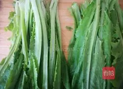Illustration of how to make vegetable braised lettuce 3