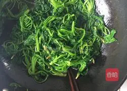 Illustration of how to make stir-fried spinach 4
