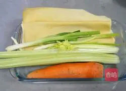 Illustration of how to make vegetable rolls with tofu skin 1