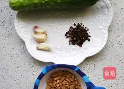 Illustration of how to make coir raincoat cucumber 1