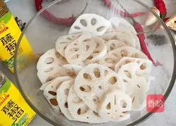 Illustration of how to make vine pepper and lotus root slices 4