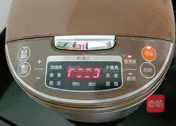 Illustration of how to steam pumpkin with minced garlic 7