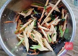 Illustration of how to make cold yuba 15