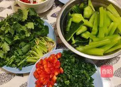 Illustration of the recipe of Xiangchou Meiyu Soy Sauce Salad 5