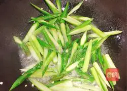 Illustration of how to cook asparagus and mushrooms 6