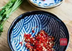 Illustration of how to make dipping tofu in sauce 3