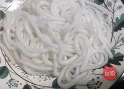 Illustration of how to mix plum vegetables and bamboo shoots with powder 2