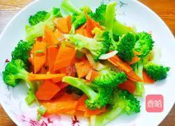 Illustration of how to stir-fry broccoli with carrots 9