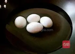 Illustration of how to make cucumber mixed with preserved eggs 4