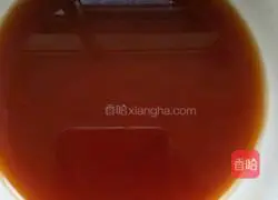 Illustration of how to make potato slices with tomato sauce 2