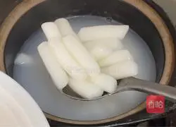 Illustration of how to make spicy rice cake 3