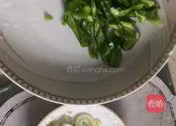 Illustration of how to make refreshing water spinach 1