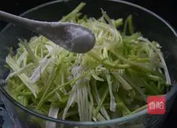 Illustration of how to make cold parsley 4