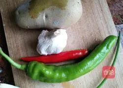 Illustration of how to make green pepper and potato shreds 1