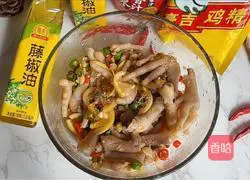 Illustration of how to make chicken feet with lemon flavor 6