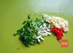 Illustrations of the Three Treasures of Lotus Pond 4