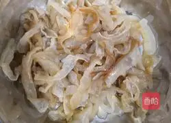 Illustration of how to make cold jellyfish shreds 2