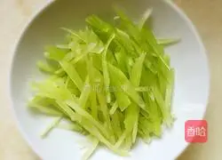 Illustration of how to make scrambled eggs with lettuce 1