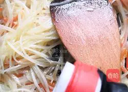 Illustration of how to make fried shredded potatoes 6