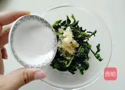 Illustration of making garlic paste 7