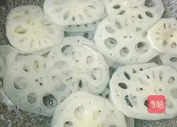 Illustration of how to make osmanthus and lotus root slices 3