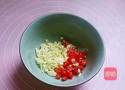 Illustration of how to make garlic chrysanthemum 2