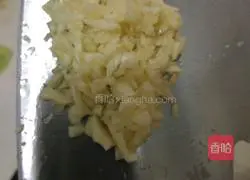 Illustration of how to make garlic lettuce 2