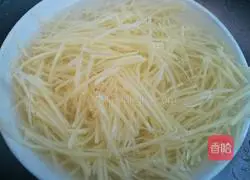 Illustration of how to make vinegar-based potato shreds 1