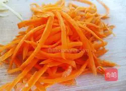 Illustration of how to make three shredded vegetables with soy sauce 2